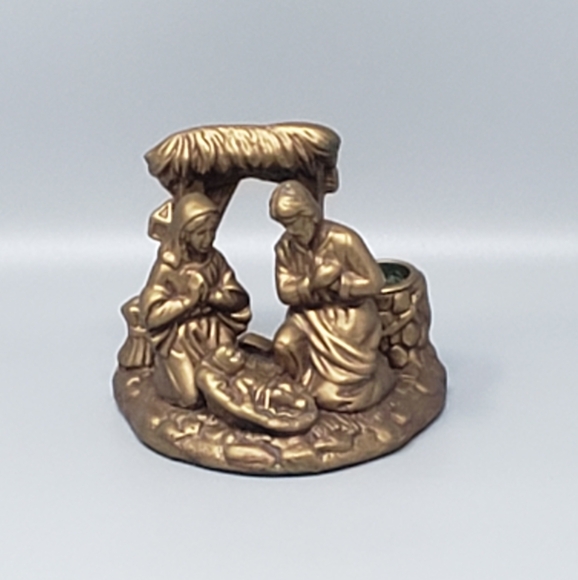 Vintage Nativity Scene - Picture 6 of 10